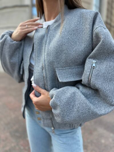 Жіночій сучасний бомбер кольору  00674