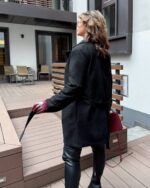 Жіночій замшевий тренч на гудзиках чорного кольору 00677