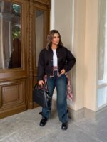 Жіночий бомбер на кнопках кольору шоколад 00542