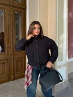 Жіночий бомбер на кнопках кольору шоколад 00542