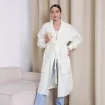 Жіночий кардиган з плетеним поясом молочного кольору 00604