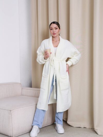 Жіночий кардиган з плетеним поясом молочного кольору 00604