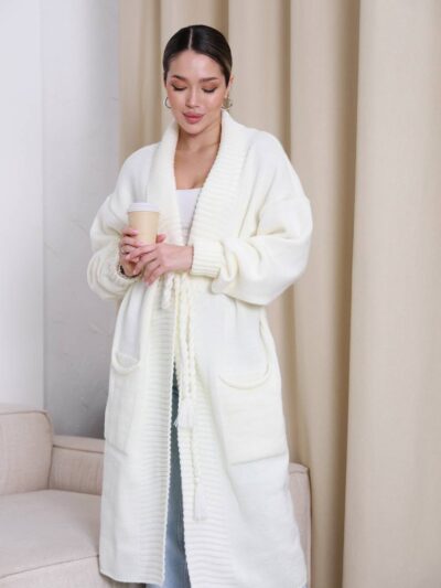 Жіночий кардиган з плетеним поясом молочного кольору 00604