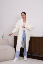 Жіночий кардиган з плетеним поясом молочного кольору 00604