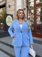 Жіночий класичний костюм з лампасами блакитного кольору 00527