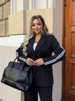 Жіночий класичний костюм з лампасами чорного кольору 00518