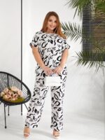 Жіночий костюм з принтом білого кольору 00631