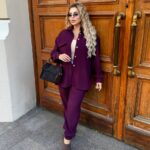 Жіночий костюм з сорочкою бордового кольору 00533