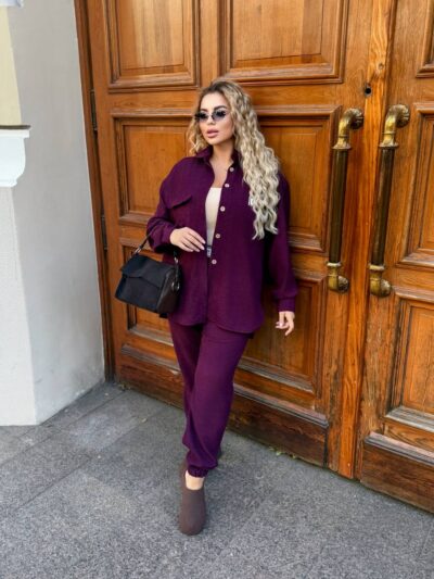 Жіночий костюм з сорочкою бордового кольору 00533