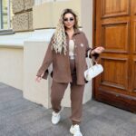 Жіночий костюм з сорочкою кольору мокко 00530