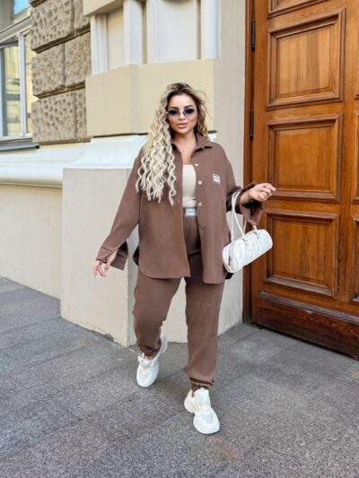 Жіночий костюм з сорочкою кольору мокко 00530