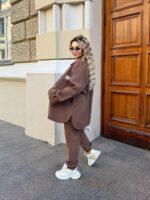 Жіночий костюм з сорочкою кольору мокко 00530