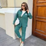 Жіночий костюм з сорочкою зеленого кольору 00531