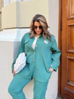 Жіночий костюм з сорочкою зеленого кольору 00531