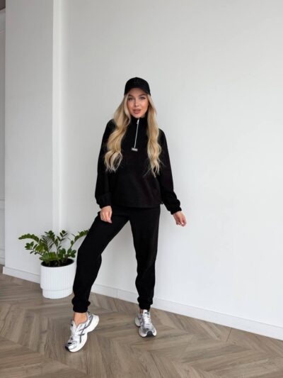 Жіночий костюм з вельвету чорного кольору 00663