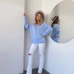 Жіночий легкий светр з візерунком блакитного кольору 00558