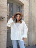 Жіночий легкий светр з візерунком молочного кольору 00557