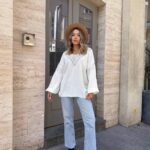 Жіночий легкий светр з візерунком молочного кольору 00557