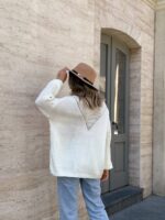 Жіночий легкий светр з візерунком молочного кольору 00557