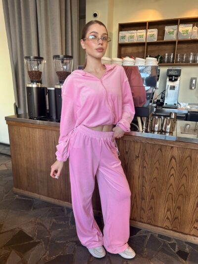 Жіночий легкий велюровий костюм з капюшоном рожевого кольору 00628