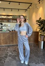 Жіночий легкий велюровий костюм з капюшоном сірого кольору 00630