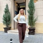 Жіночий светр молочного кольору 00567