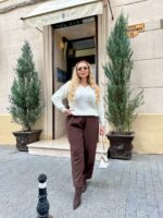 Жіночий светр молочного кольору 00567