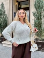 Жіночий светр молочного кольору 00567