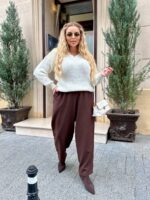 Жіночий светр молочного кольору 00567