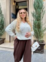 Жіночий светр молочного кольору 00567