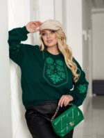 Жіночий светр з етнічним візерунком смарагдового кольору 00586