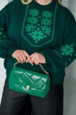 Жіночий светр з етнічним візерунком смарагдового кольору 00586