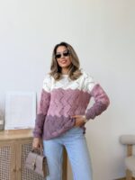 Жіночий трикольоровий в’язаний светр з журним візерунком молочного кольору 00577