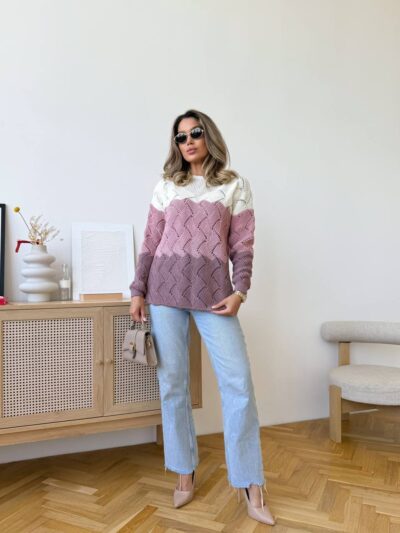 Жіночий трикольоровий в’язаний светр з журним візерунком молочного кольору 00577