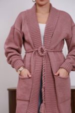 Жіночий в’язаний кардиган з етнічним візерунком кольору темна пудра 00601