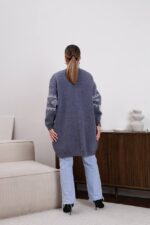 Жіночий в’язаний кардиган з етнічним візерунком синього кольору 00597