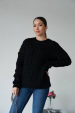 Жіночий в’язаний однотонний светр чорного кольору 00594