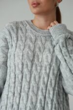 Жіночий в’язаний однотонний светр сірого кольору 00591