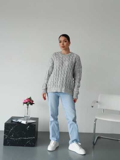 Жіночий в’язаний однотонний светр сірого кольору 00591