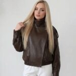 Жіноча куртка з екошкіри асиметричного крою шоколадного кольору 00682