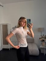 Блузка жіноча на гачках білого кольору 00890