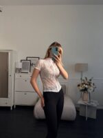 Блузка жіноча на гачках білого кольору 00890