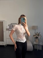 Блузка жіноча на гачках білого кольору 00890