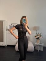 Жіночна блузка на гачках чорного кольору 00889