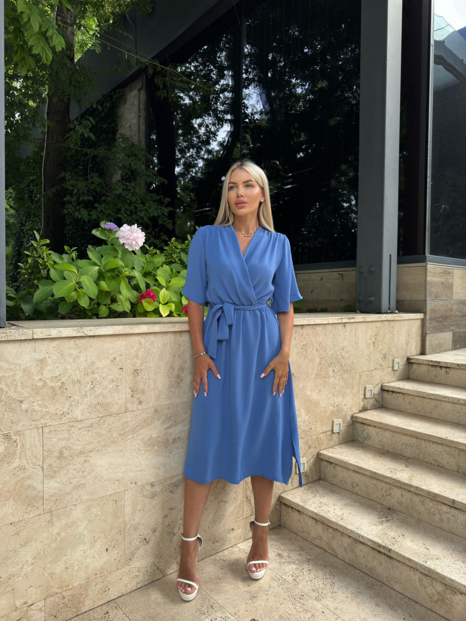 zhinochna-suknya-midi-blakitnogo-koloru-00749-mn-3009-blue-1 Жіночна сукня міді блакитного кольору 00749