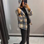 Жіноча сорочка в клітинку з капюшоном блакитного кольору 01032