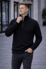 Чоловіча флісова кофта на блискавці чорного кольору 90103
