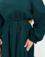 Жіноча сукня міді з поясом смарагдового кольору
