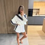 Жіночий спортивний костюм двійка з плащівки білого кольору 01239