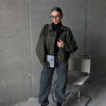 Жіночий бомбер oversize хакі кольору